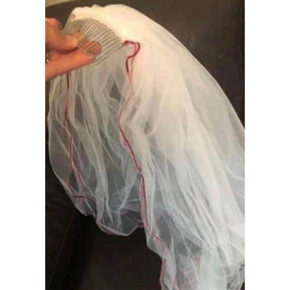 Wedding gown - Picture 3 of 3